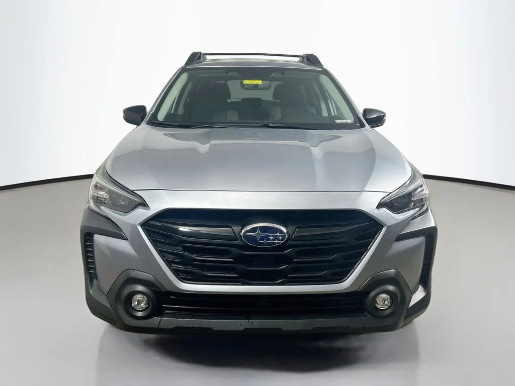 Used 2023 Ice Silver Metallic Subaru Onyx Edition image 2