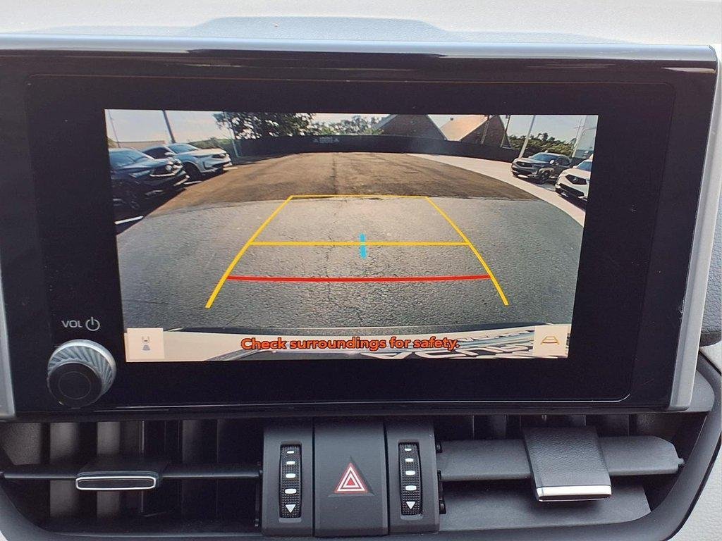 Used 2024 Wind Chill Pearl Toyota XLE Premium image 15