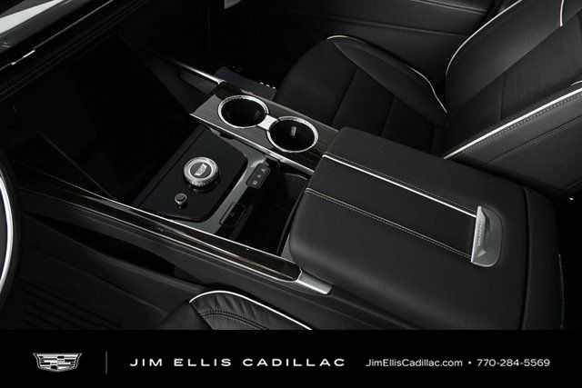 2025 Cadillac Escalade Premium Luxury - Photo 17