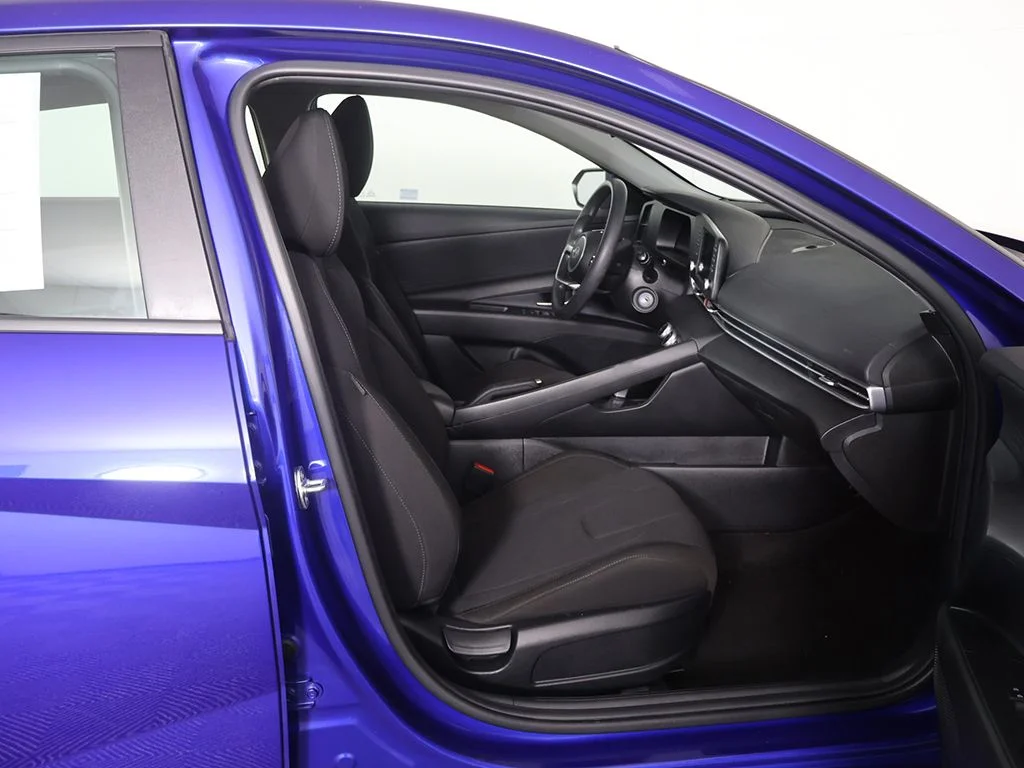 Used 2025 Blue Hyundai SE image 26