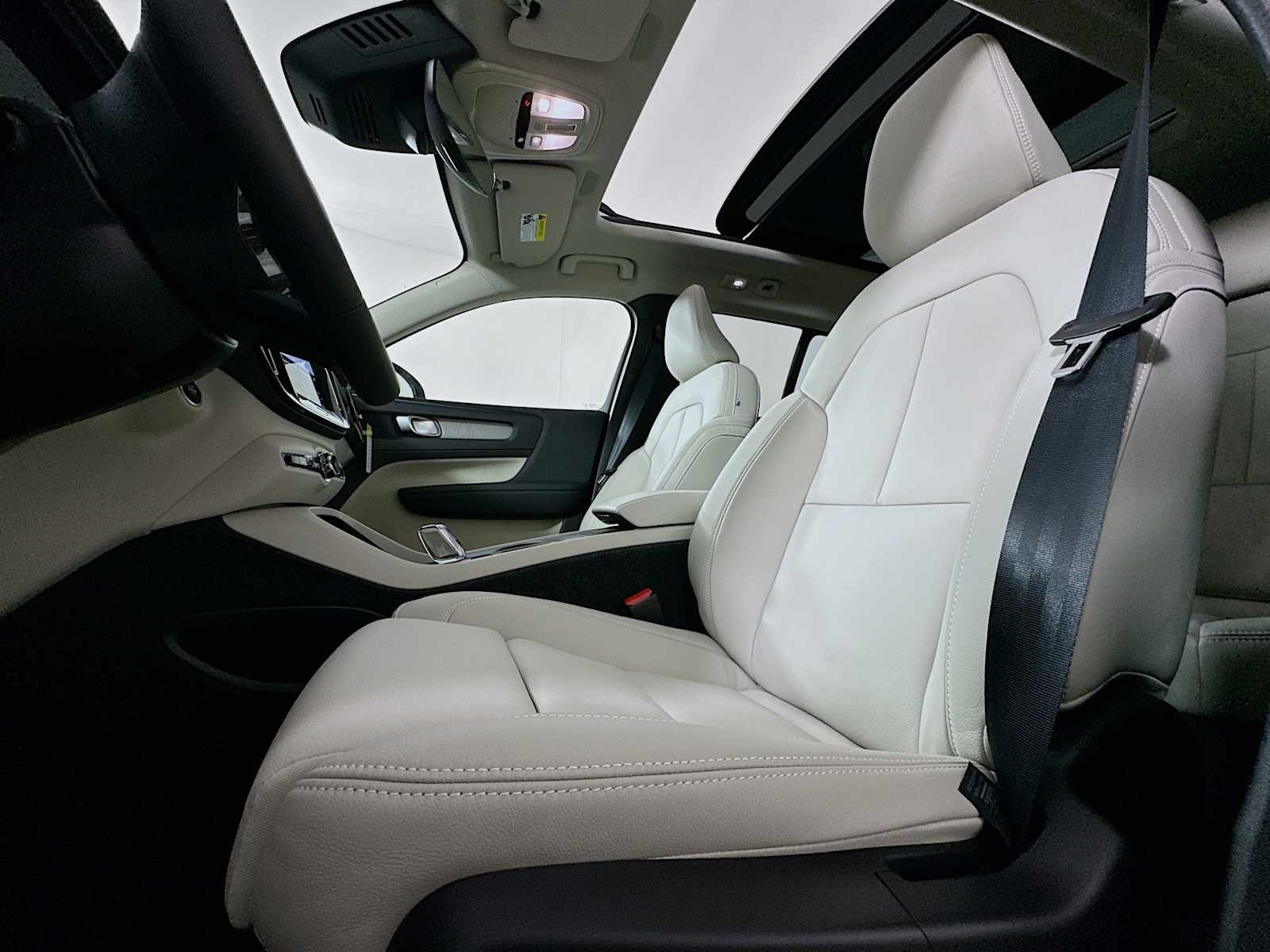 New 2026 Cloud Blue Volvo Plus image 19