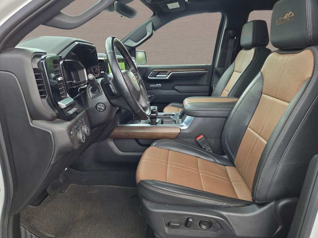 Used 2024 Beige Chevrolet High Country image 22