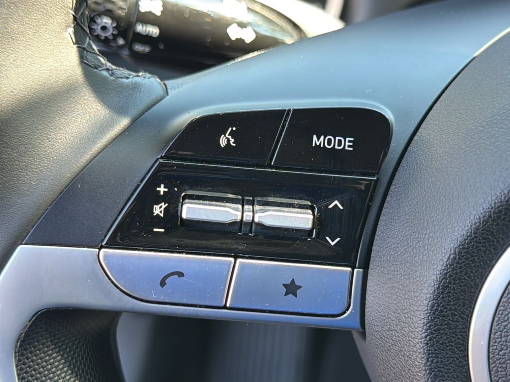 2025 Hyundai Elantra Limited - Photo 27