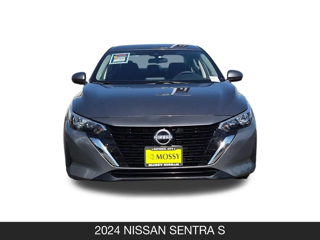 Used 2024 Gray Nissan S image 4