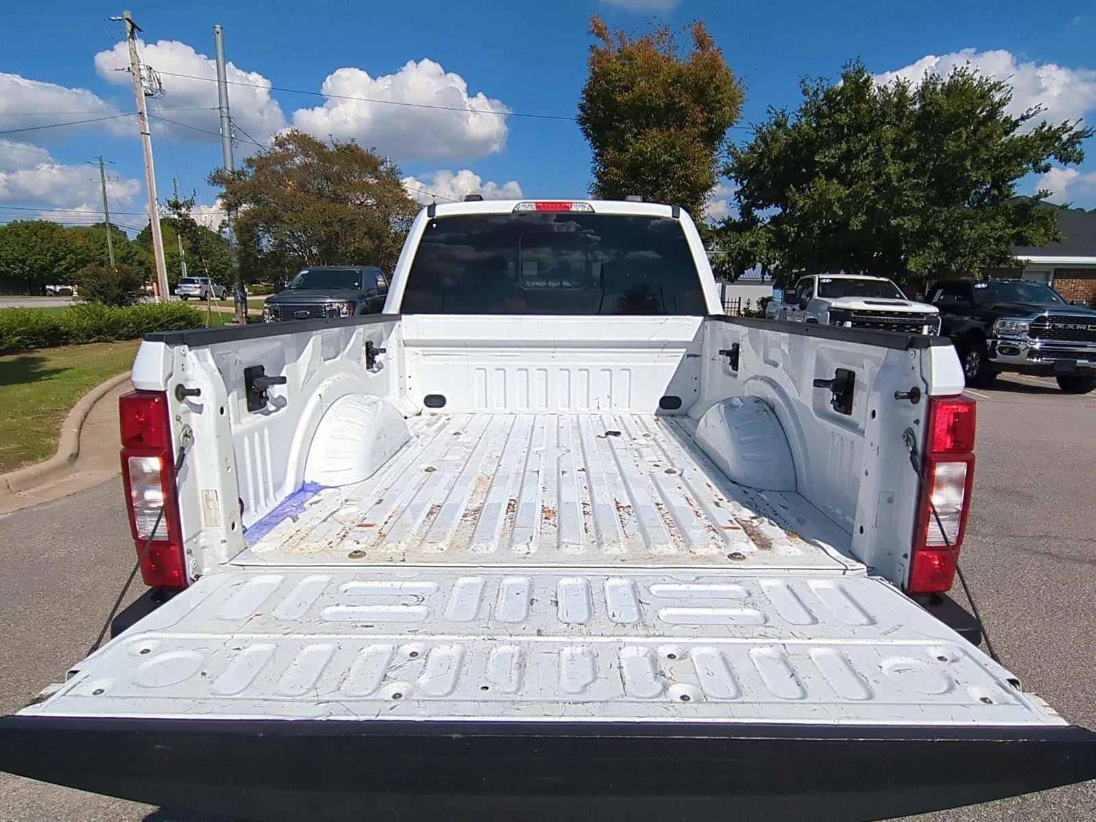 Used 2021 Oxford White Ford Lariat image 33