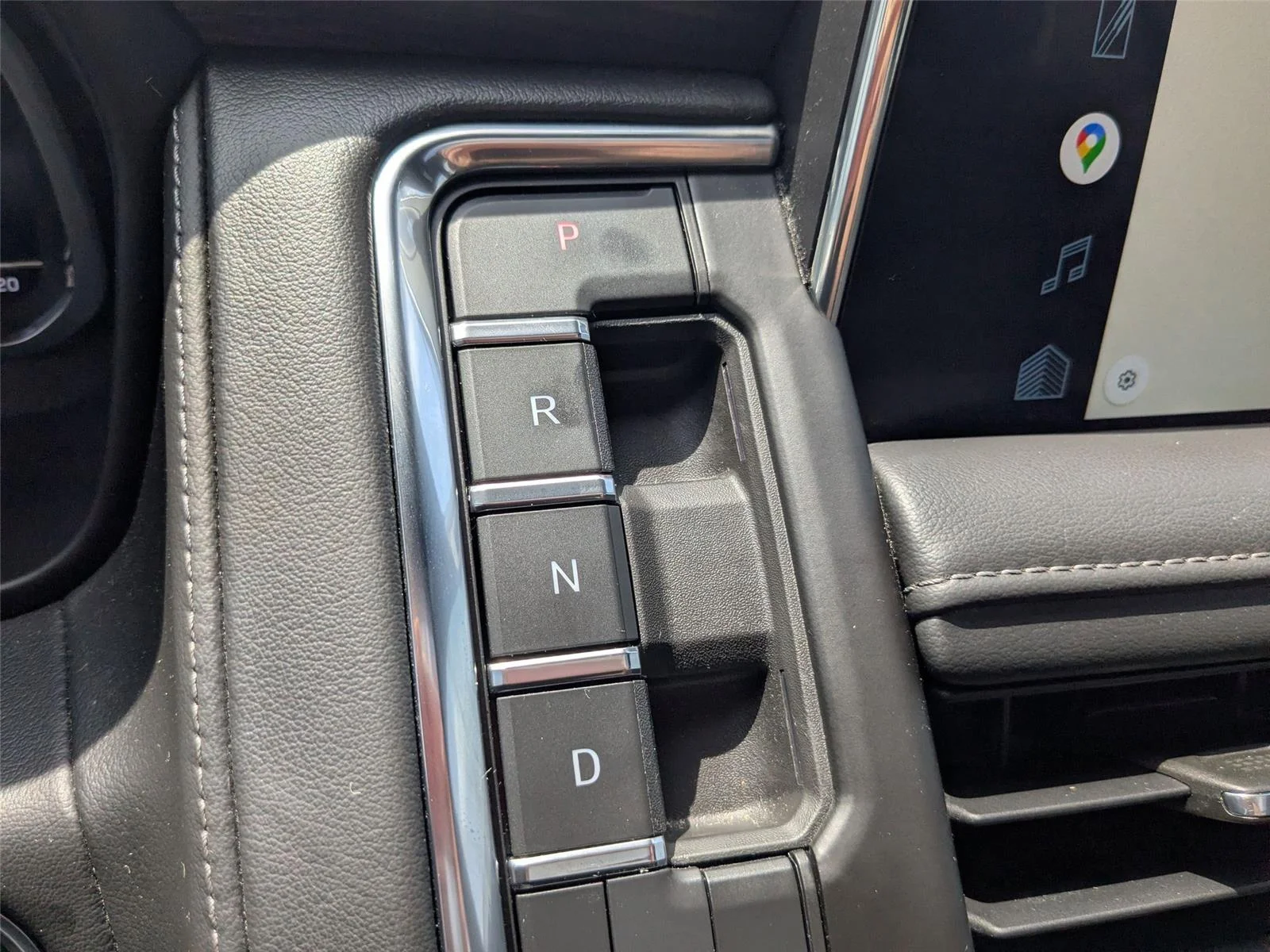 Used 2022 Black Chevrolet Z71 image 21
