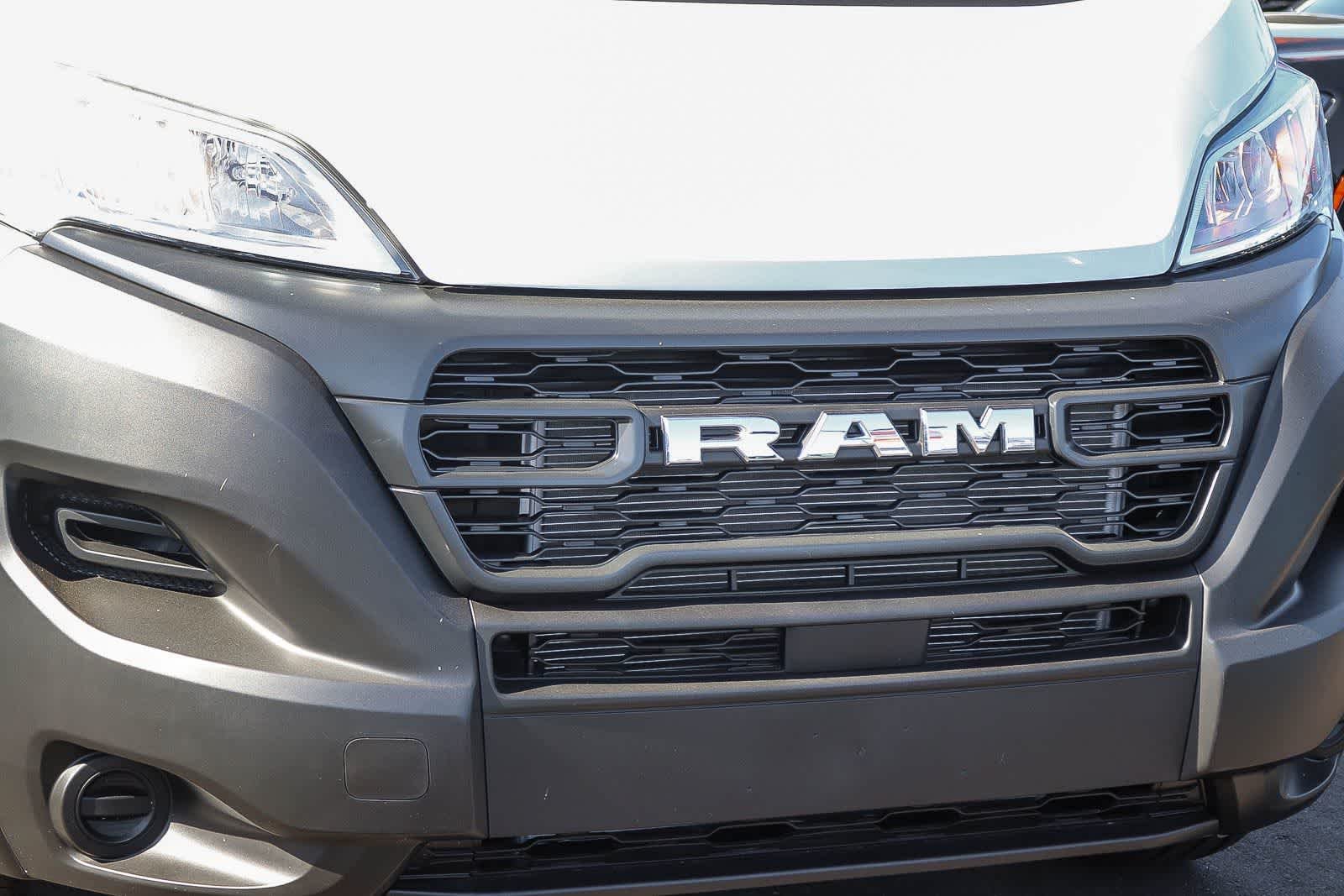 New 2026 Bright White Clear-Coat Exterior Paint RAM Tradesman image 9