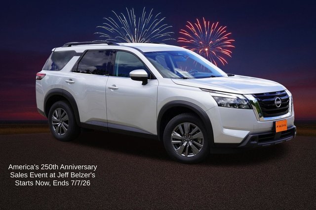 2025 Nissan Pathfinder SV