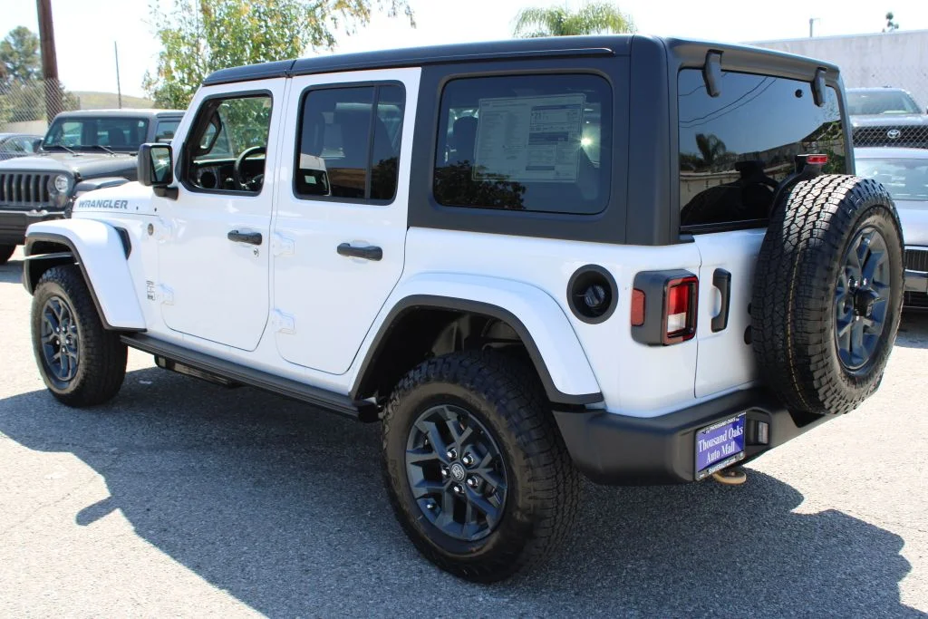 New 2026 Bright White Clear-Coat Exterior Paint Jeep 85th Anniversary Edition image 6