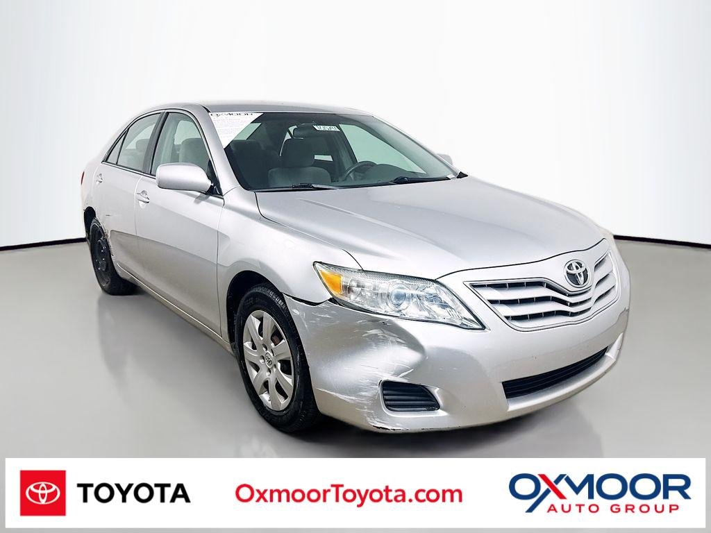 Used 2011 Silver Toyota  image 1