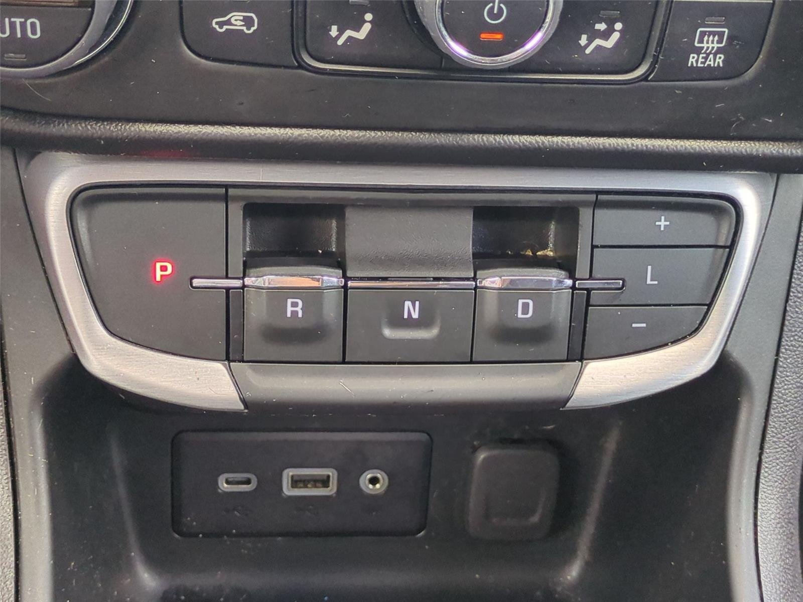 Used 2022 Quicksilver Metallic GMC SLE image 29