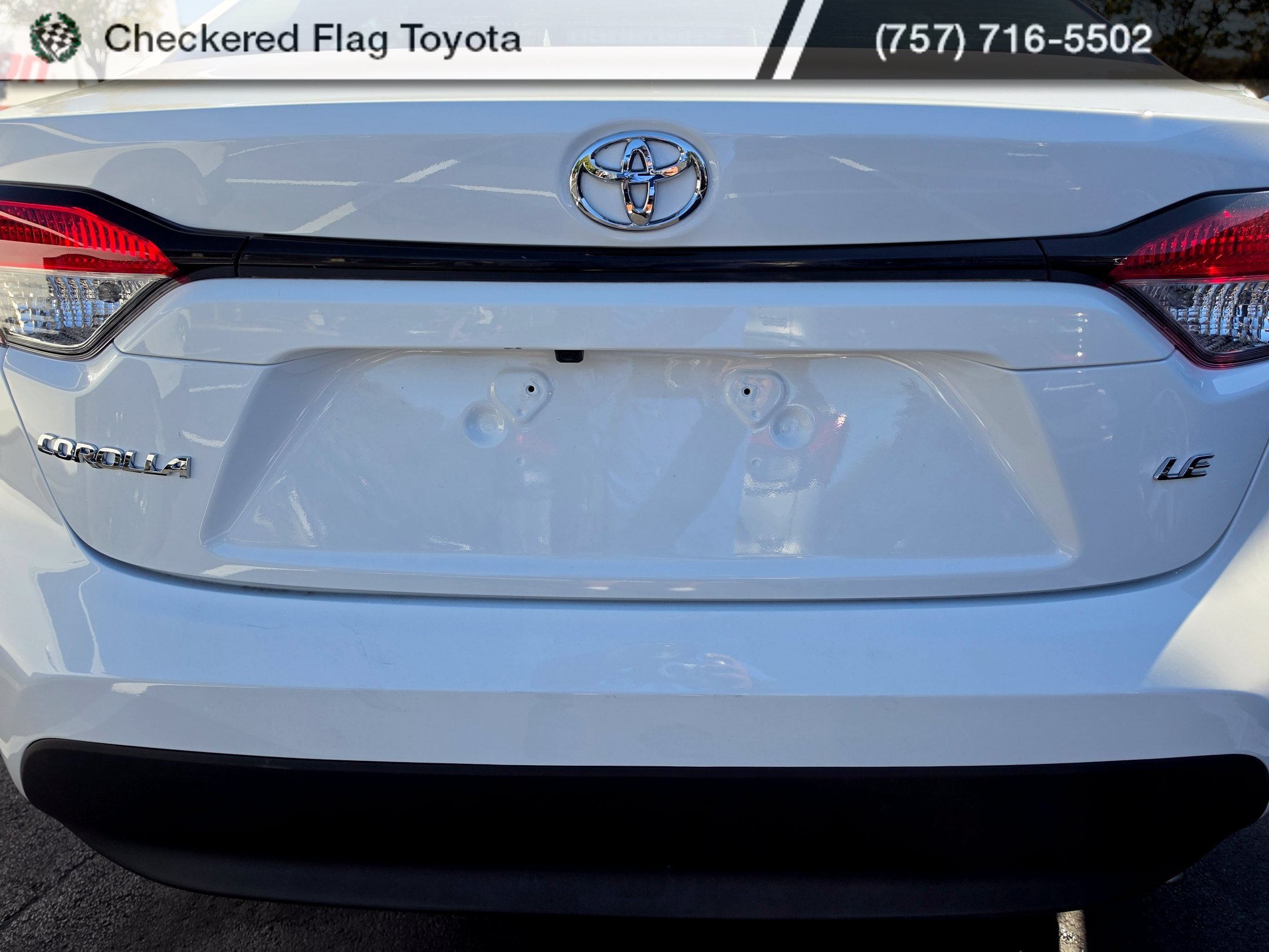 Used 2024 Ice Cap Toyota LE image 7