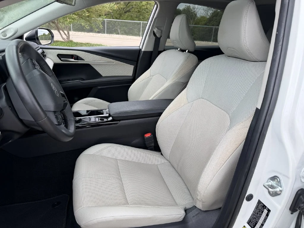 Used 2025 Beige Toyota XLE image 24