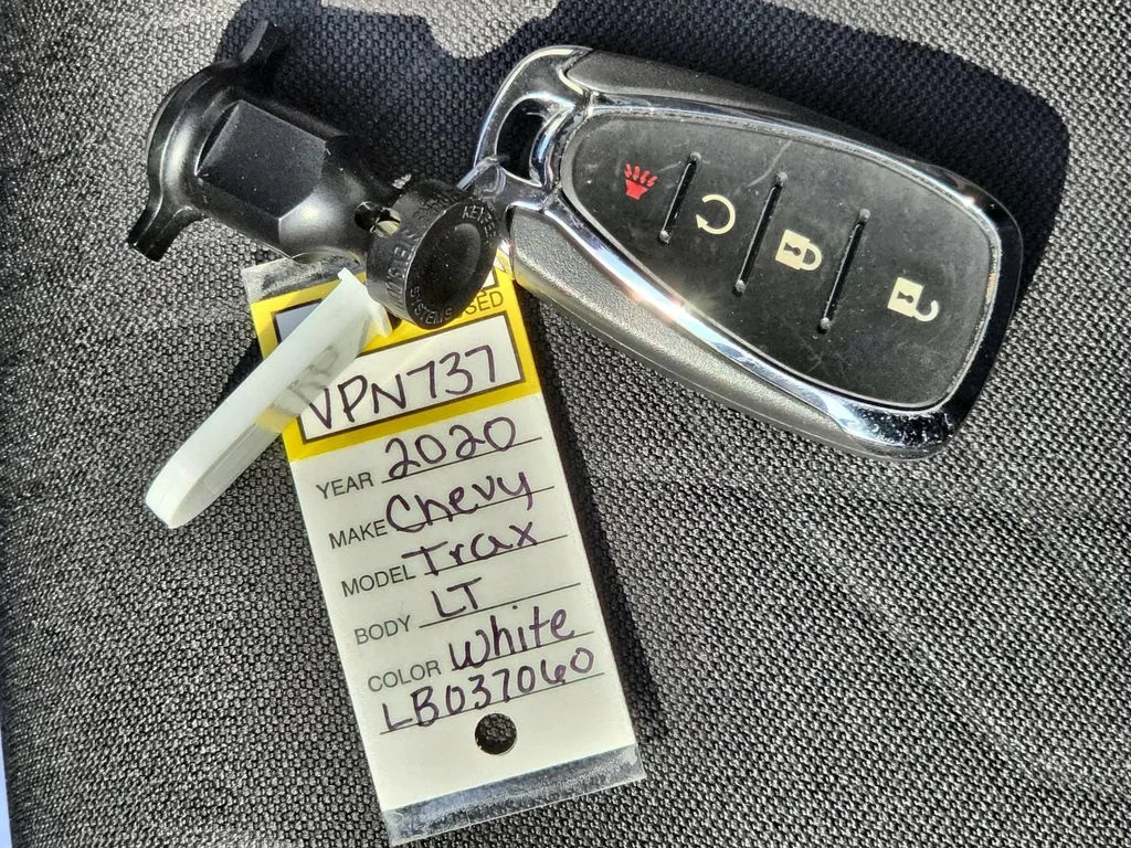 Used 2020 White Chevrolet LT image 37