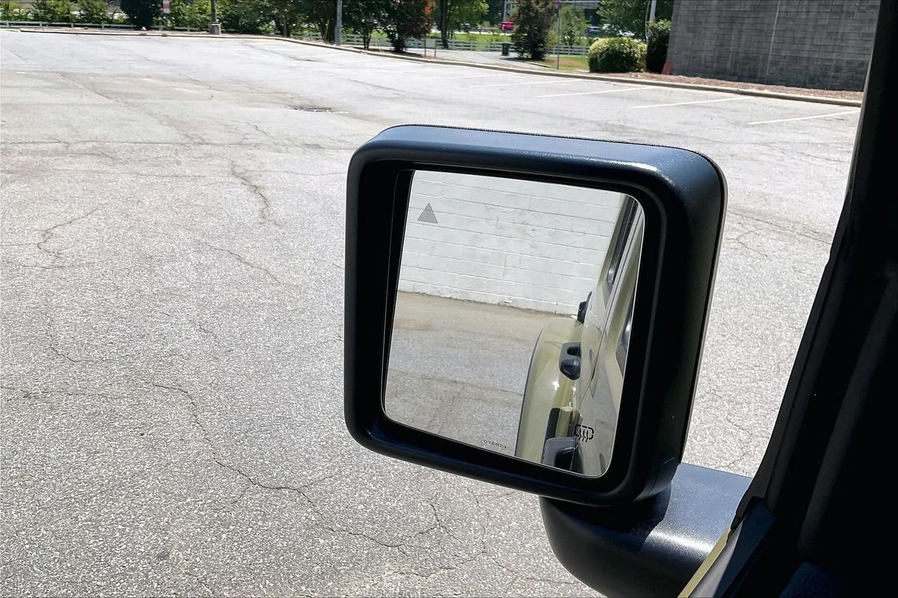 Certified Used 2025  Jeep Rubicon image 28
