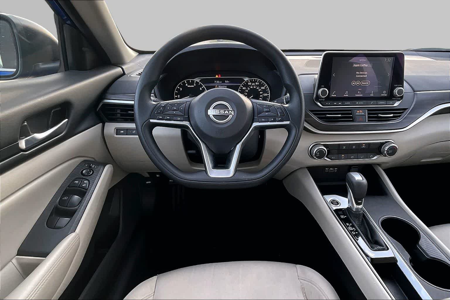 Used 2025 Bluestone Pearl Nissan SV image 5
