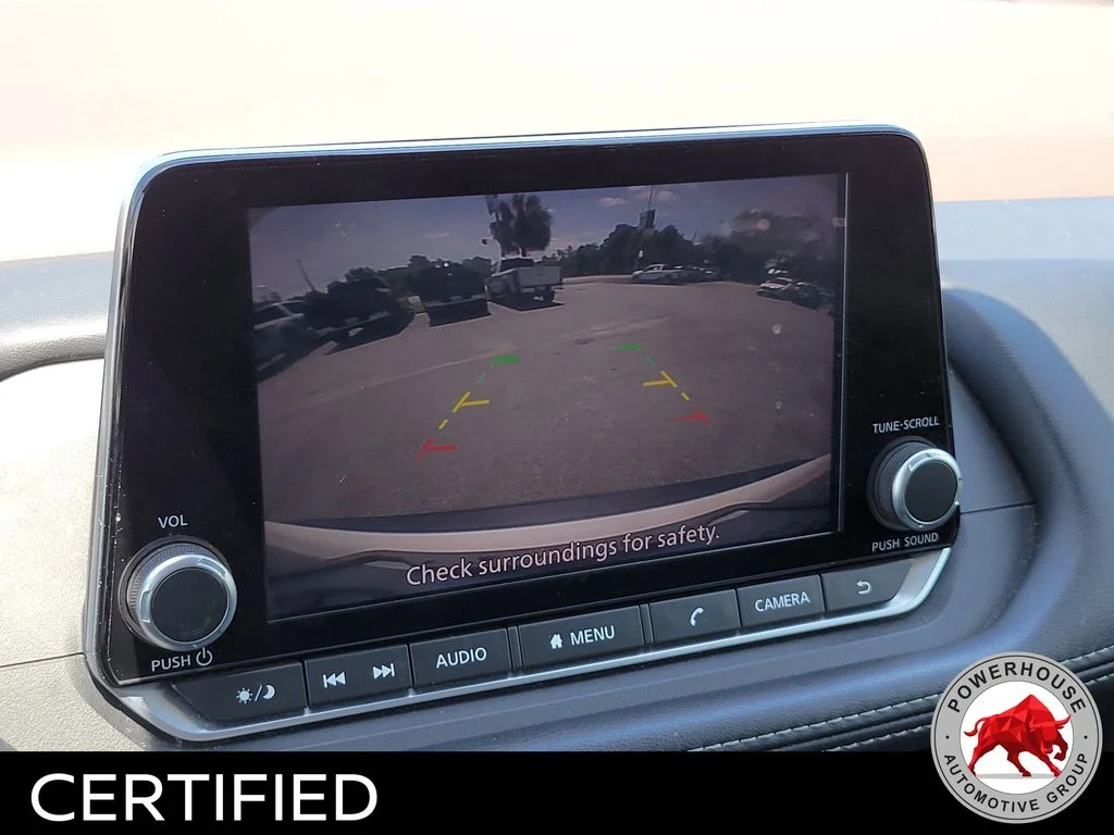 Used 2023 White Nissan S image 24