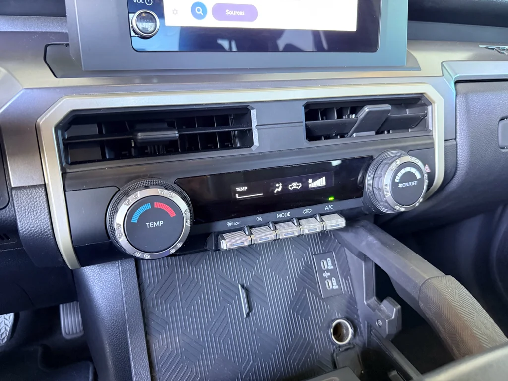 Used 2025 Ice Cap Toyota SR5 image 19