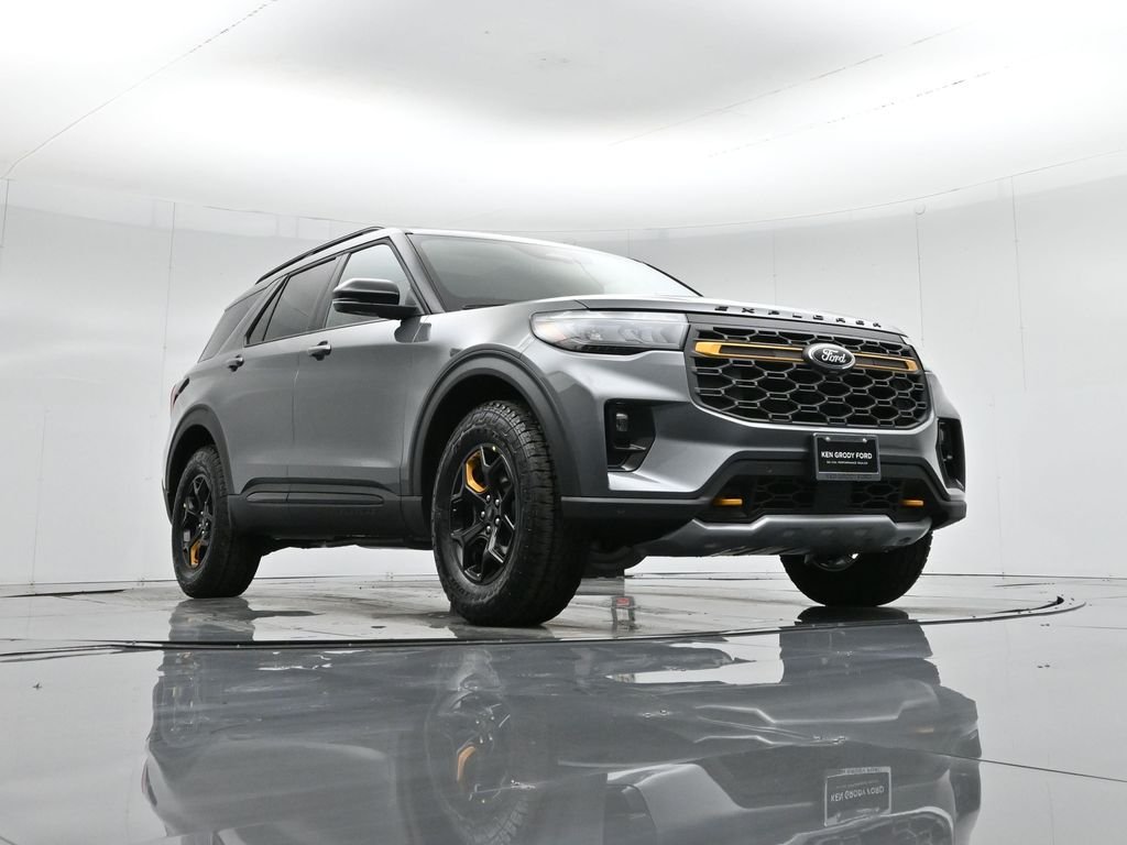 New 2026 Carbonized Gray Metallic Ford Tremor image 53