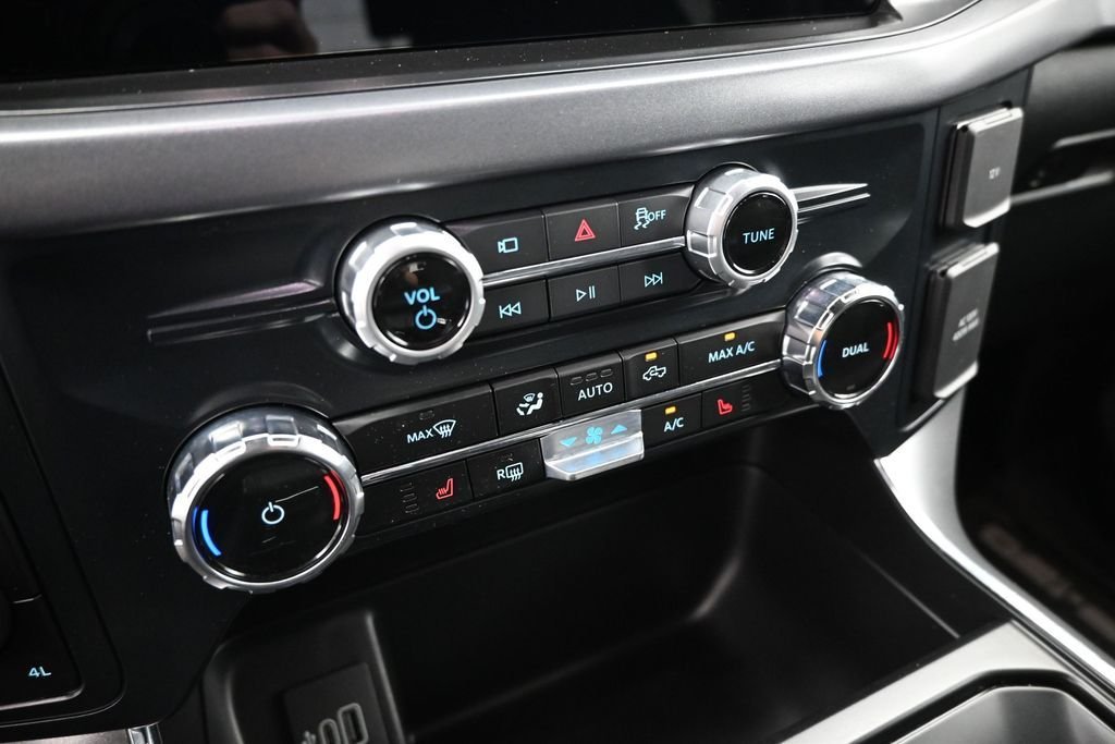 New 2026 Agate Black Metallic Ford XLT image 16