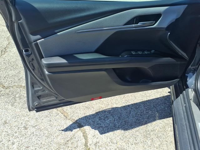 Used 2025  Toyota SE image 8