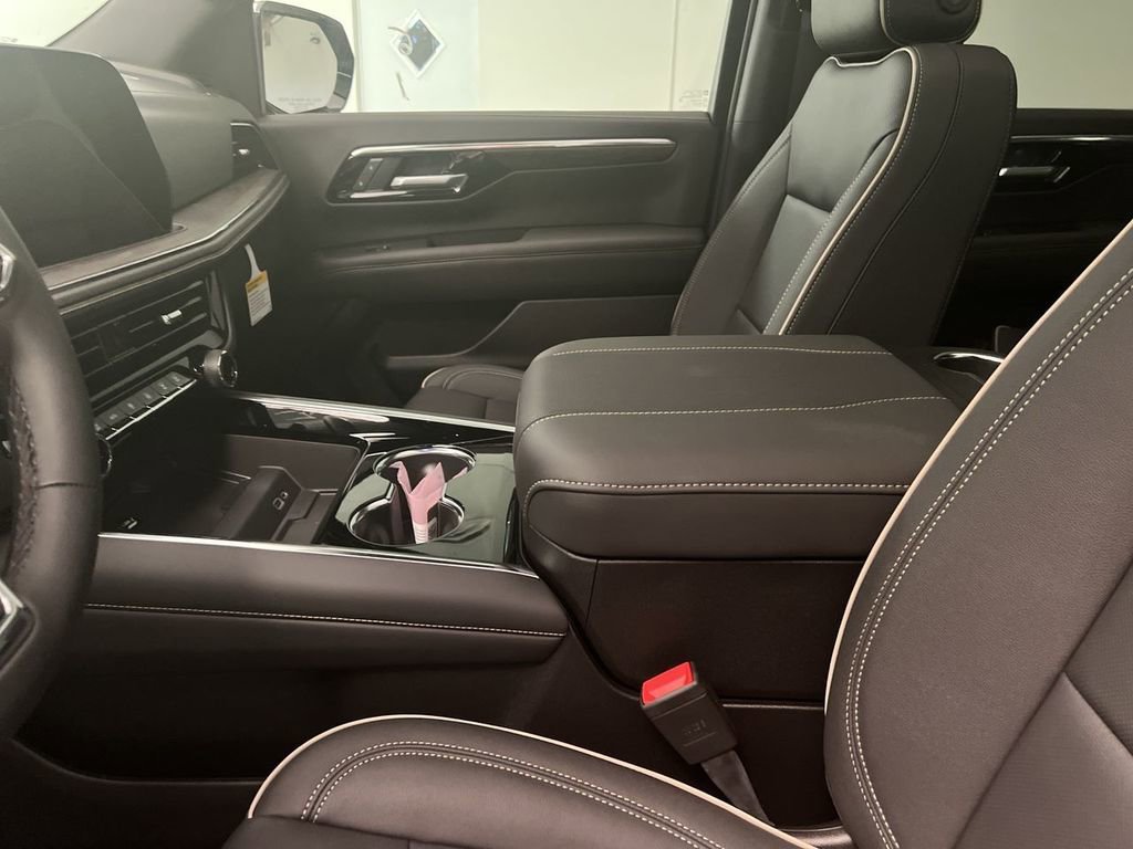 2026 Chevrolet Suburban Premier - Photo 20