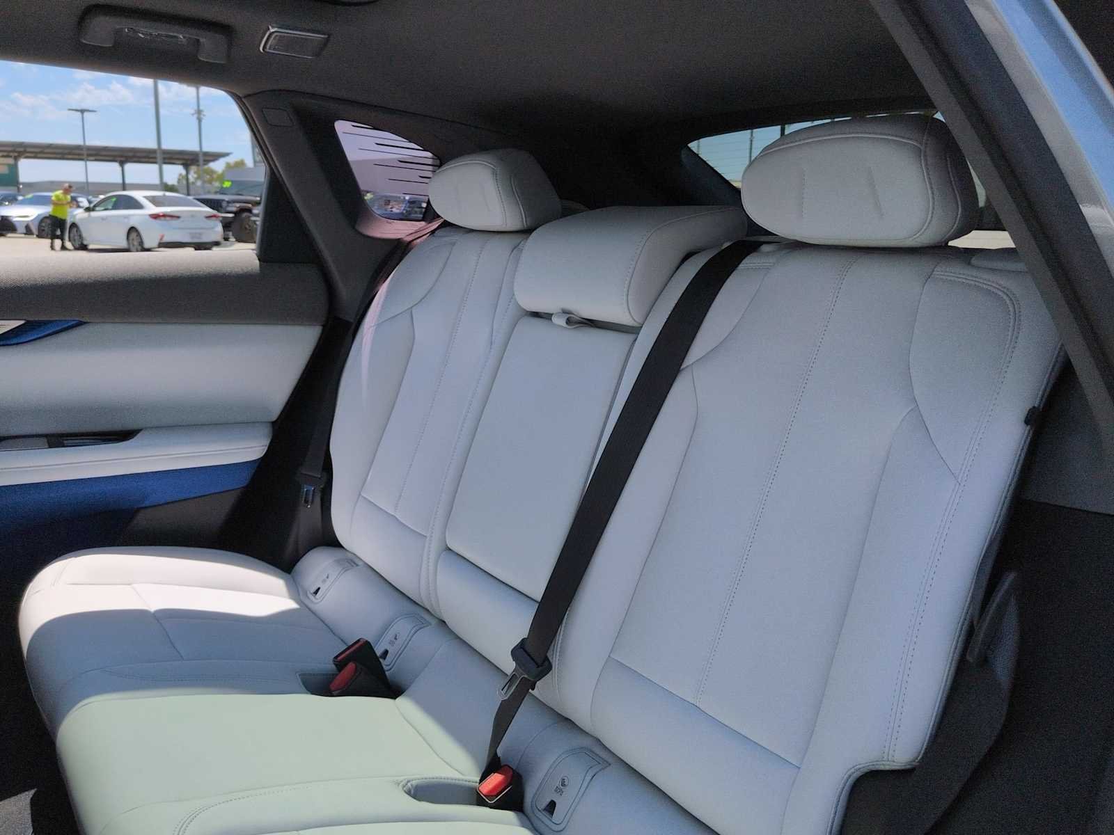 2026 Cadillac OPTIQ Sport - Photo 25