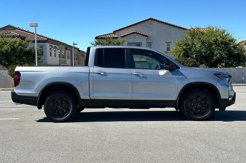 New 2026 Solar Silver Metallic Honda TrailSport+ image 3