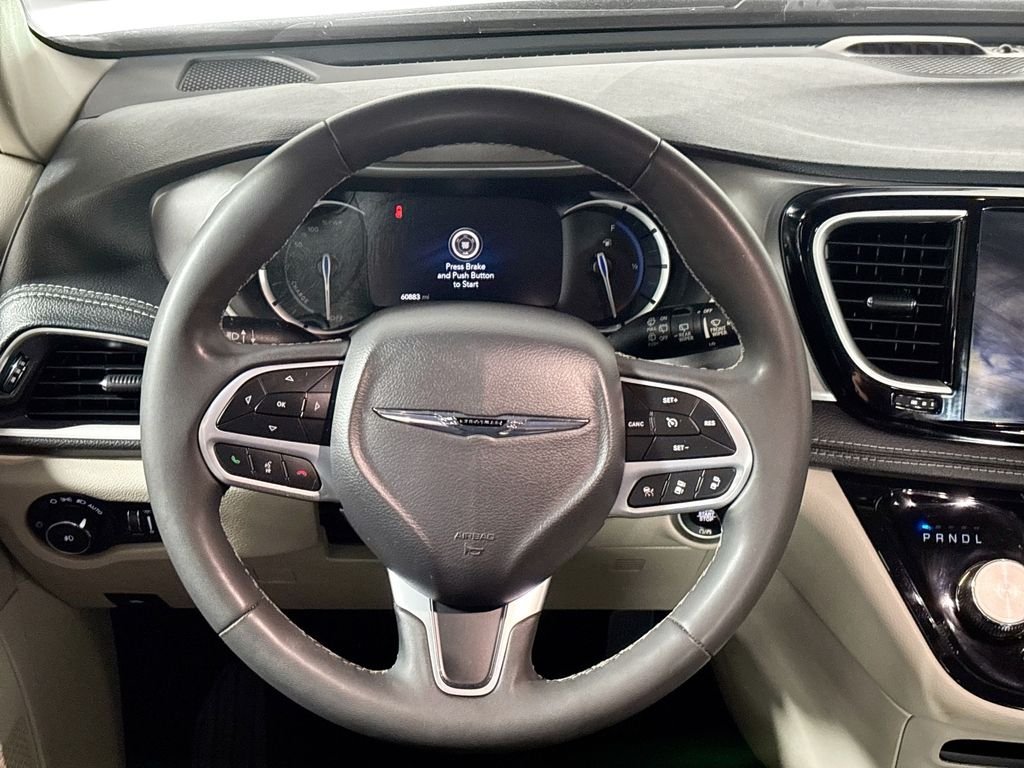Used 2023 Black Chrysler Touring L image 13
