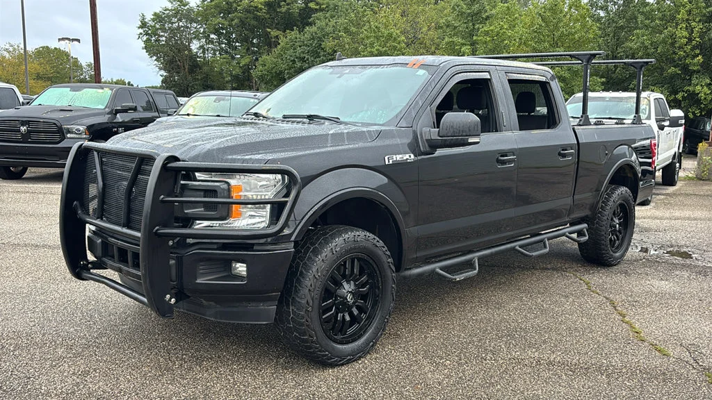 Used 2020 Black Ford XLT image 2