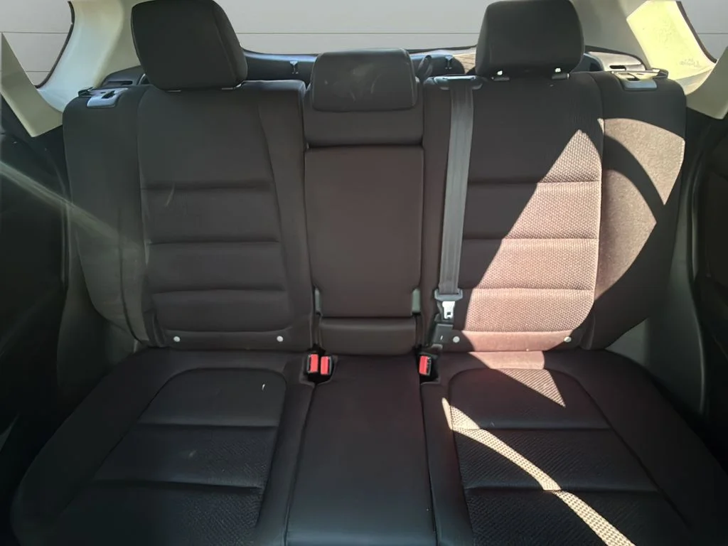 Used 2016 Silver Mazda Touring image 21