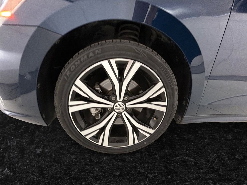 Used 2020 Blue Volkswagen 2.0T SEL image 27