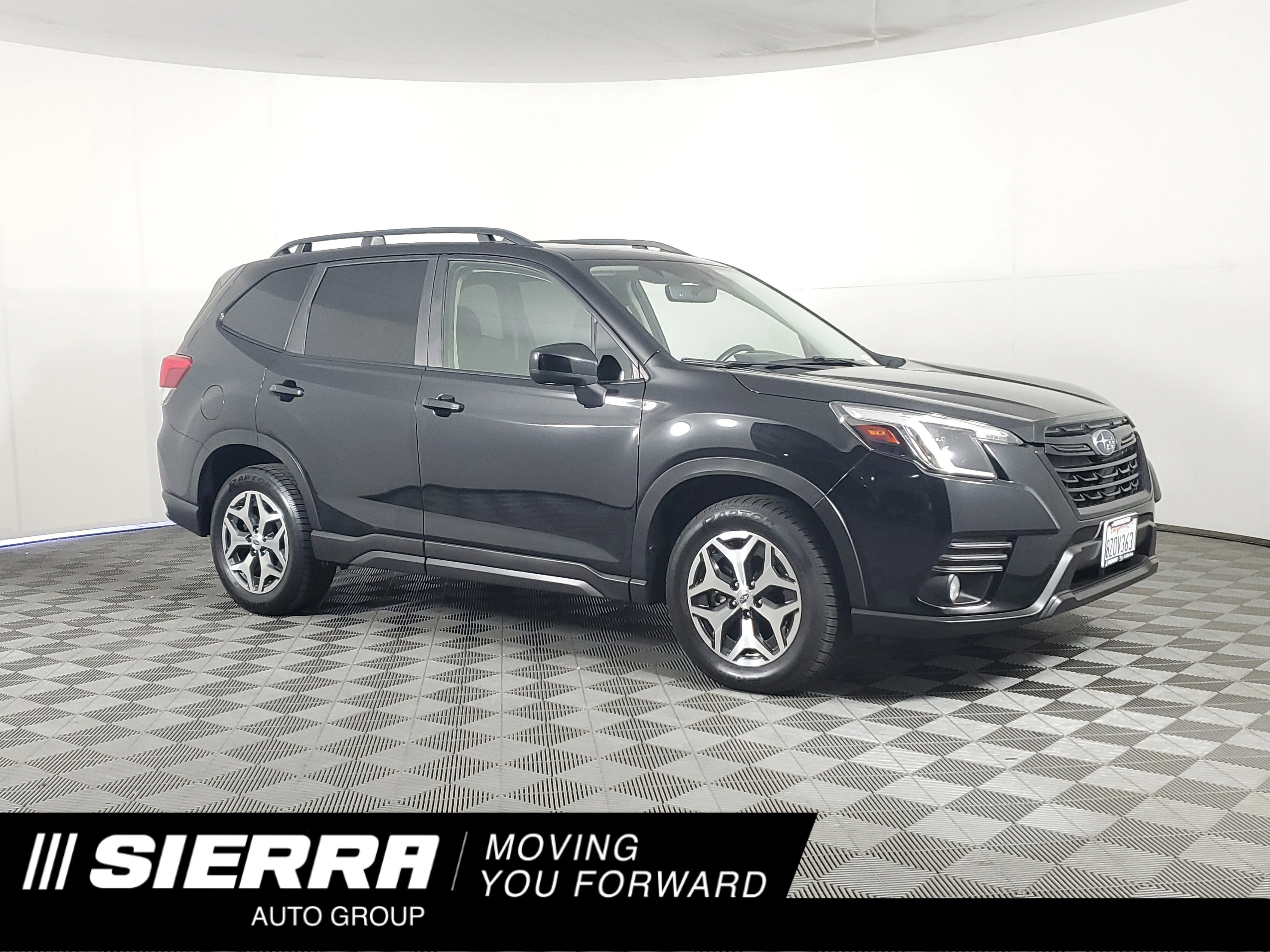 Used 2022 Crystal Black Silica Subaru Premium image 1