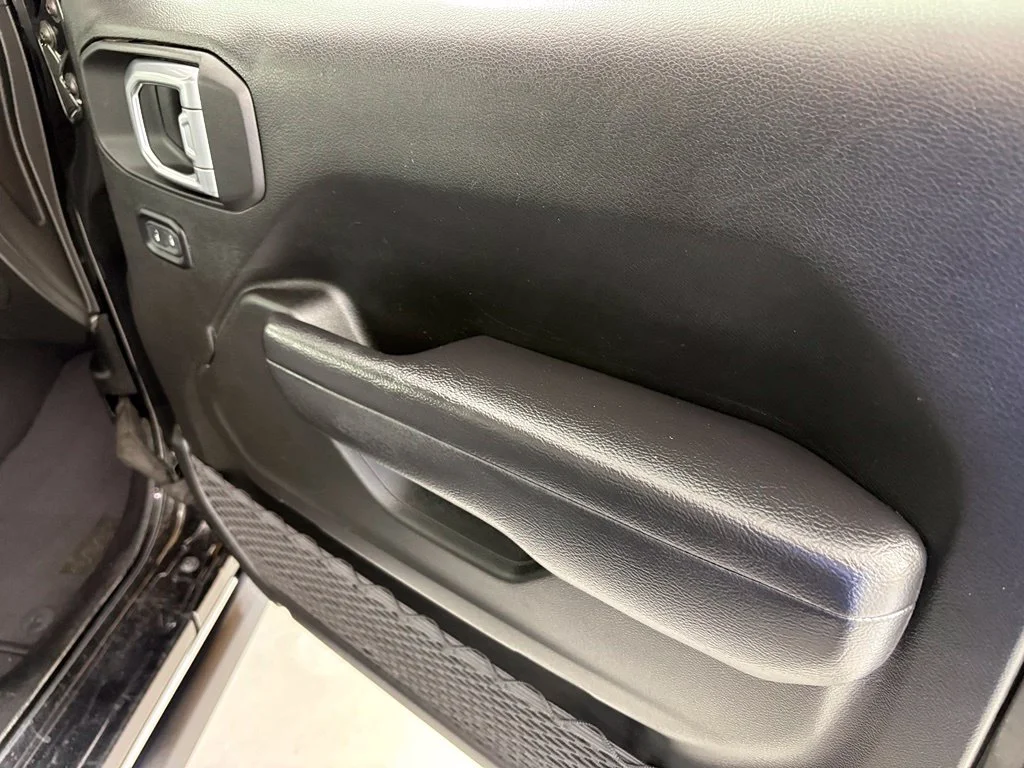 Used 2025 Black Jeep Rubicon image 41