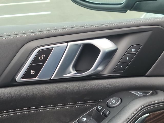 Used 2026 Gray BMW xDrive40i image 13