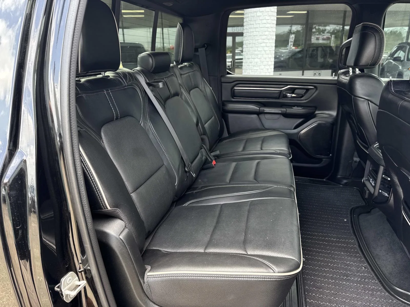 Used 2023 DIAMOND BLACK CRYSTAL PEARLCOAT Ram Limited image 9