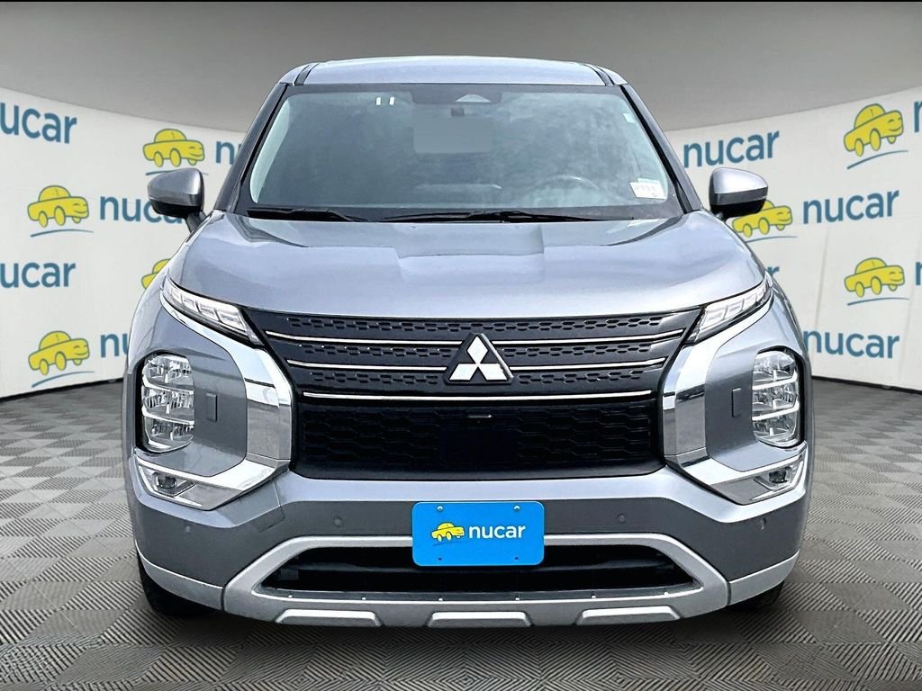 Used 2024 Gray Mitsubishi SE Black Edition image 2