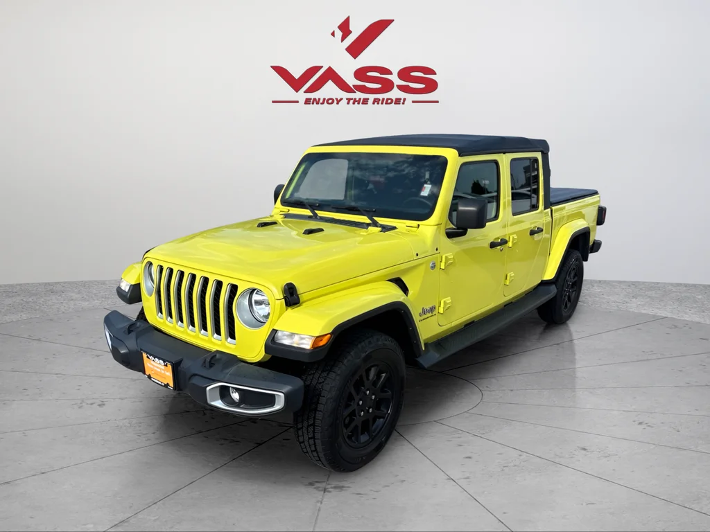 Used 2023 High Velocity Clearcoat Jeep Overland image 1