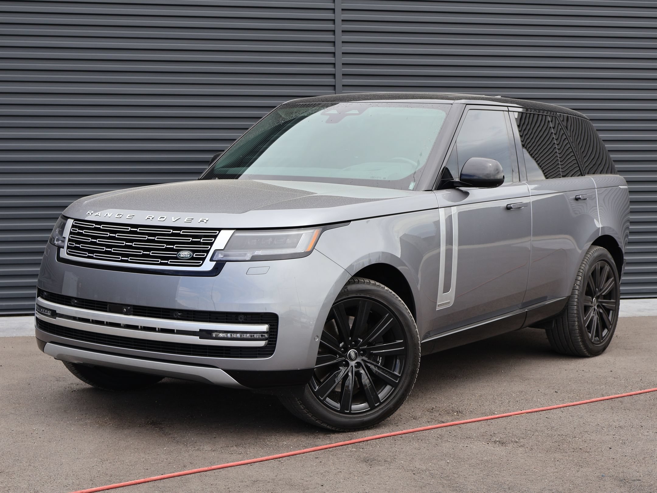 Used 2025 Eiger Gray Metallic Land Rover Autobiography image 1