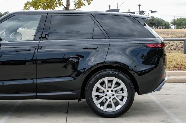Used 2025 Black Land Rover SE image 14