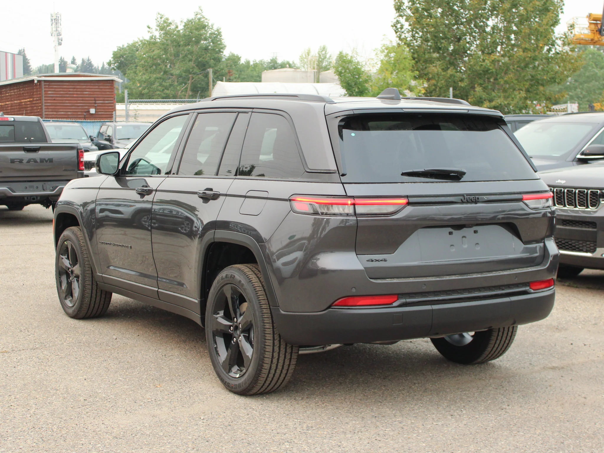 New 2025 Grey Jeep Altitude* 4x4, Sunroof, Trailer Tow Pkg, Heated Leather image 3