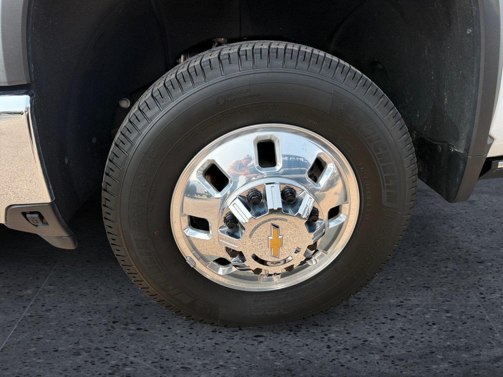 Used 2024 Summit White Chevrolet LTZ image 9
