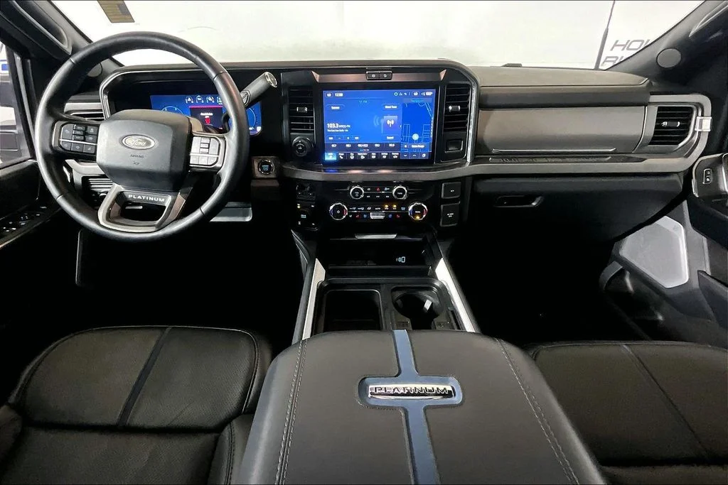 Used 2025 White Metallic Ford Platinum image 11