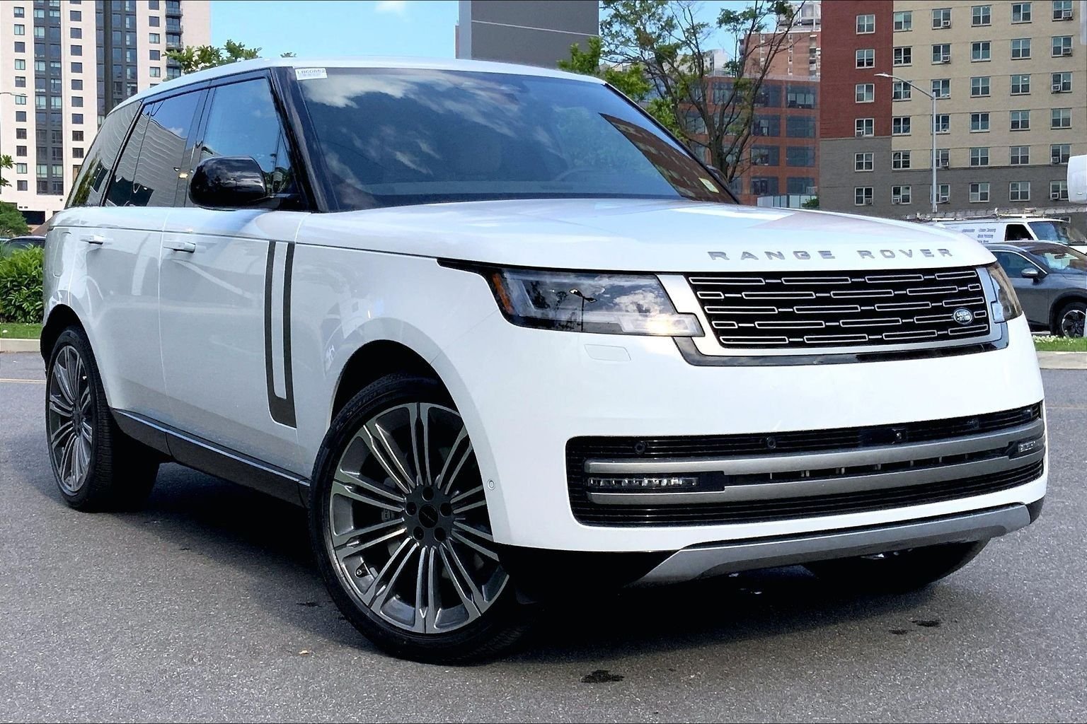 New 2026 Fuji White LAND ROVER SE image 2