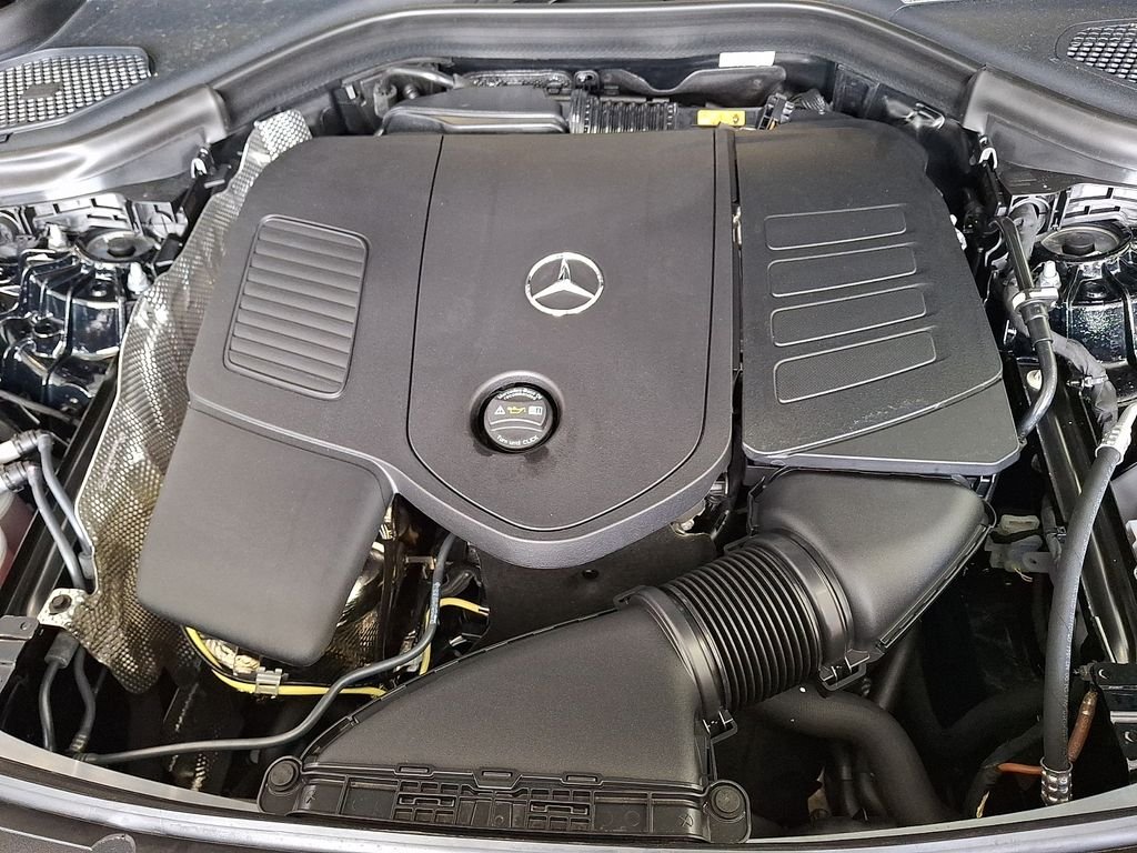 Certified Used 2026 Black Mercedes-Benz GLC 300 image 28