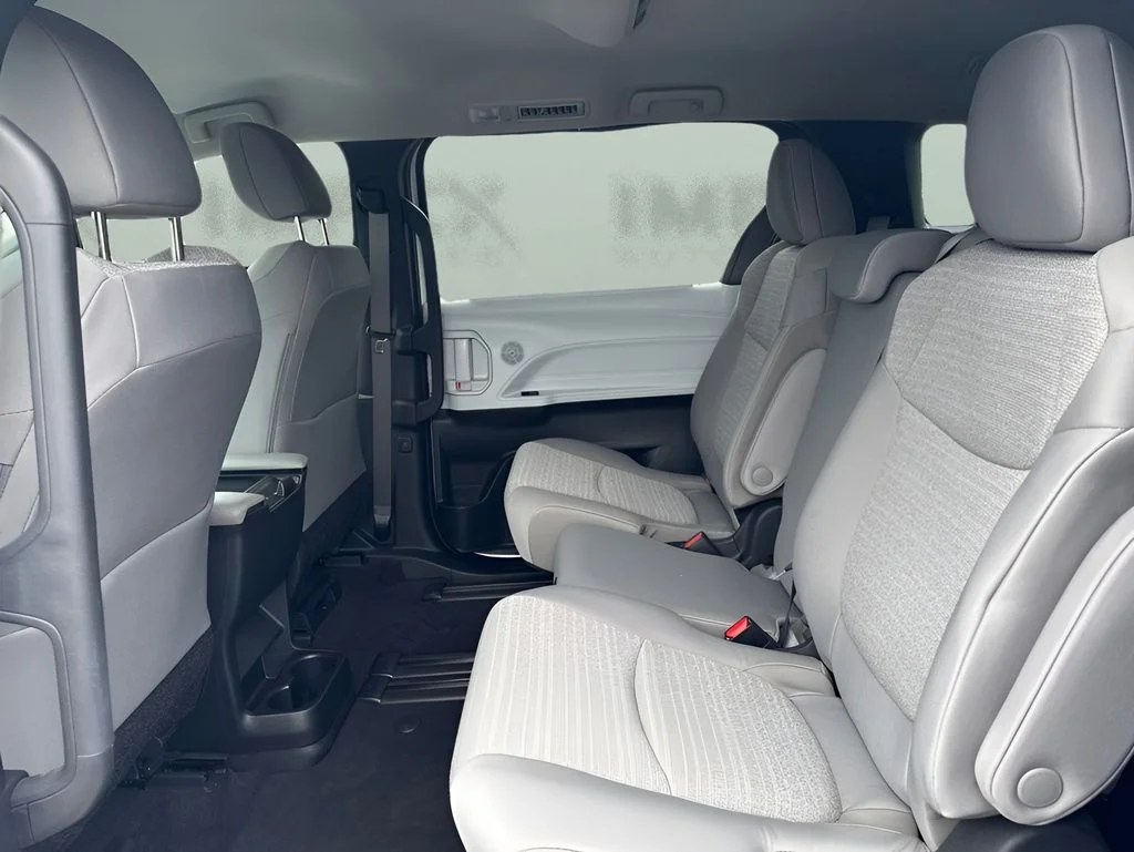 Used 2025 White Toyota LE image 12