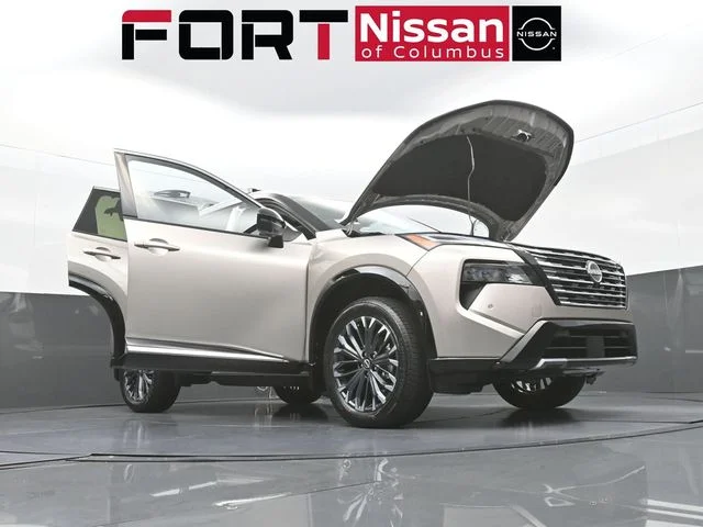 New 2026 Champagne Silver Metallic / Super Black Two-tone Nissan Platinum image 35
