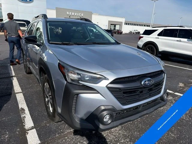 Used 2023 Ice Silver Metallic Subaru Premium image 3