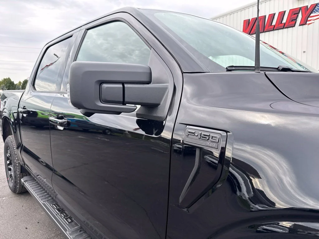 New 2026 Agate Black Metallic Ford XLT image 8