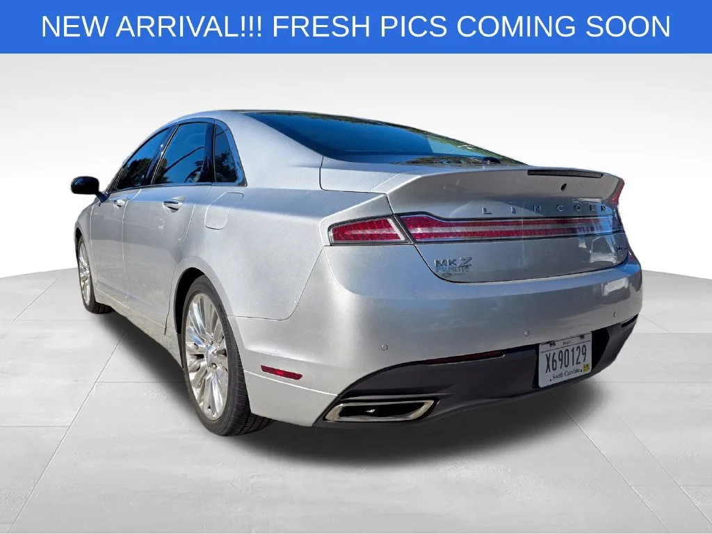 Used 2013  Lincoln 4dr Sdn FWD image 5